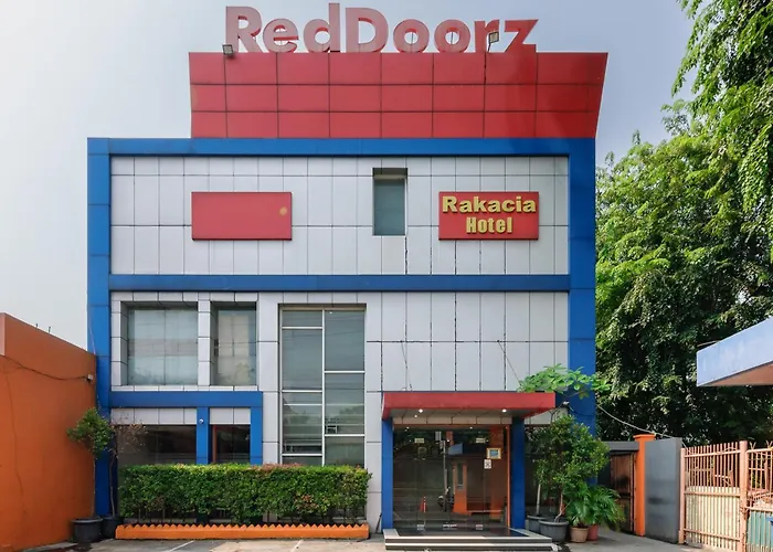 Reddoorz Plus @ Jalan Pemuda Jakarta
